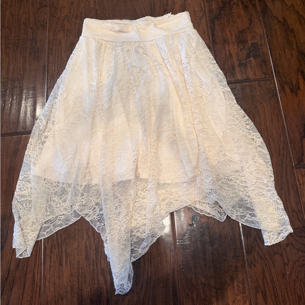 Lace Handkerchief Hem Skirt - Cream - Picture 2 of 3